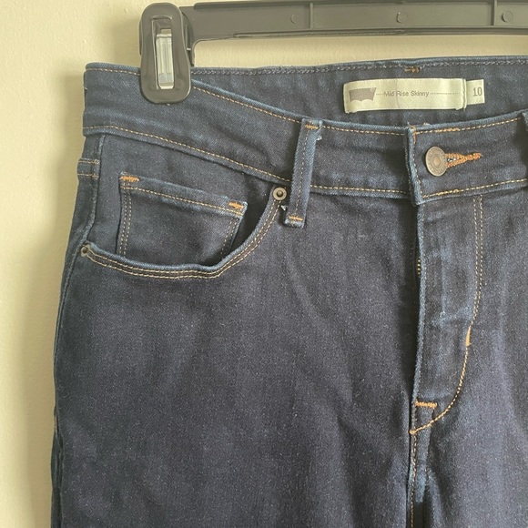 Levi Mid-Rise Skinny Dark Wash Jeans - Picture 4 of 9